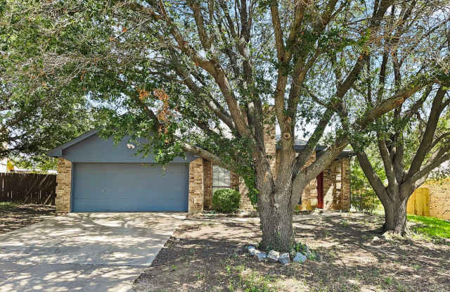Charming Home Ready for Move-In! - 4820 Saint Thomas Place, Fort Worth, TX 76135