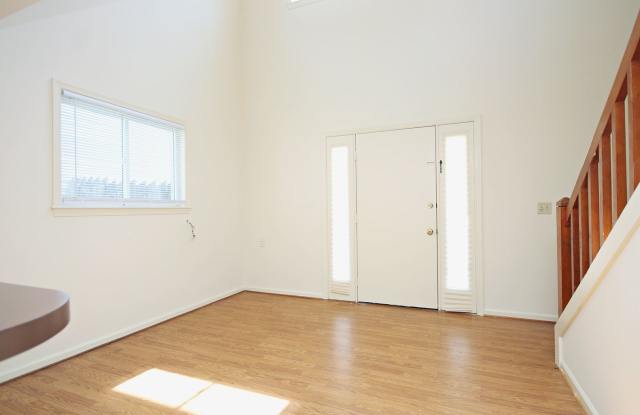 2027–2028 UVA Housing! Student-Friendly Home Near The Dairy Market Gallery 4