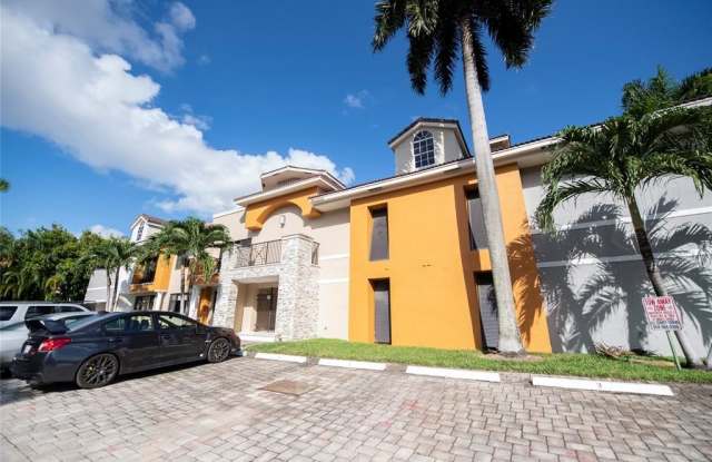 64 Isle Of Venice Dr photos photos