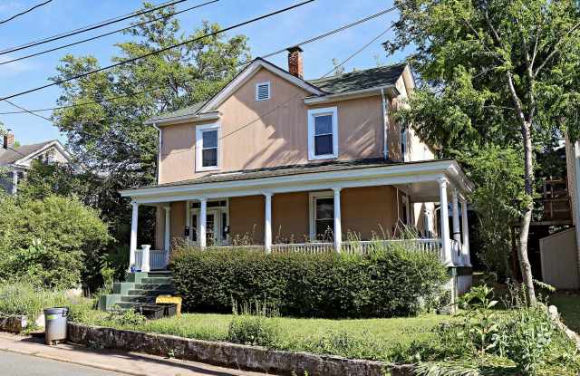 702 Graves St photos photos