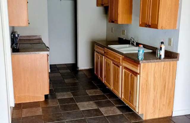 Room in 2 Bedroom Home in San Antonio Gallery 3
