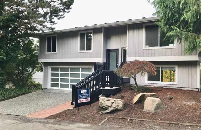 Bellevue Home w/ Views - 2502 124th Place Northeast, Bellevue, WA 98005