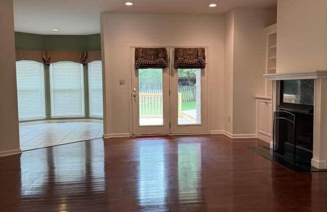 3652 Fair Ridge Drive Gallery 2