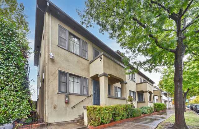Charming Midtown 1-Bedroom Apartment with Private Balcony and Hardwood Floors! - 2726 T Street, Sacramento, CA 95816