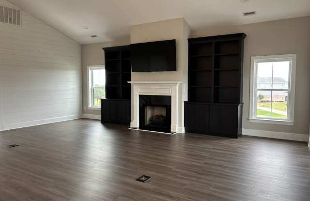 Must see home in Popular Cannonsgate Community photos photos