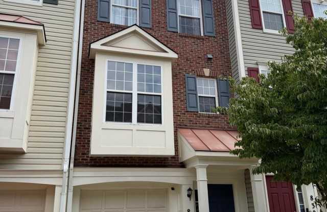 8307 GREEN GRASS Road Gallery 3