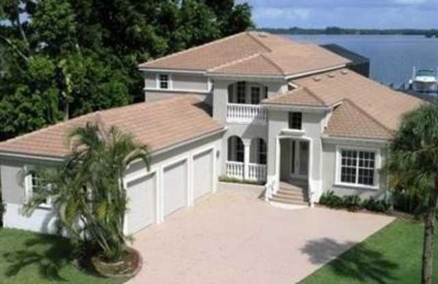 4463 E Riverside photos photos