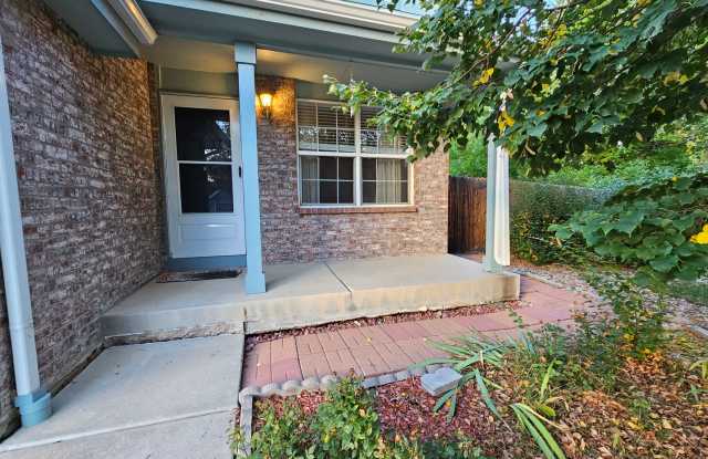 Fabulous 4 Bed Home Near Buckley Space Force Base photos photos