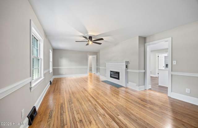 1401 Greenville Boulevard SE Gallery 3