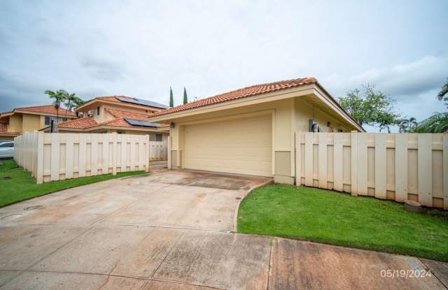 3BR/2BA/2CarGarage. Renovated w/fenced in private yard. - 91-1002 Hokuimo Street, Kapolei, HI 96707