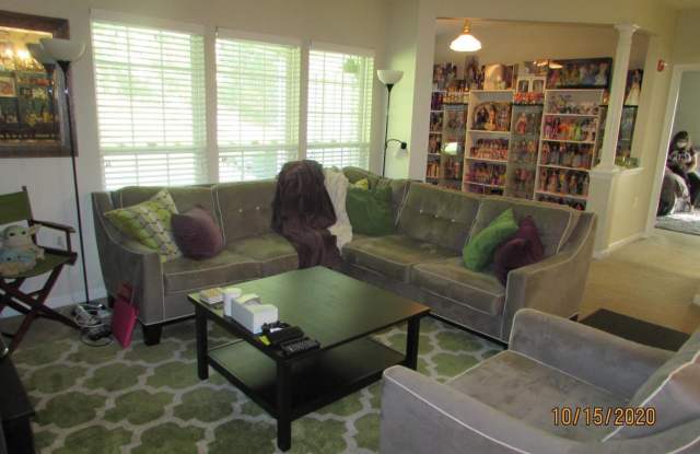 2494 AMBER ORCHARD COURT E Gallery 3