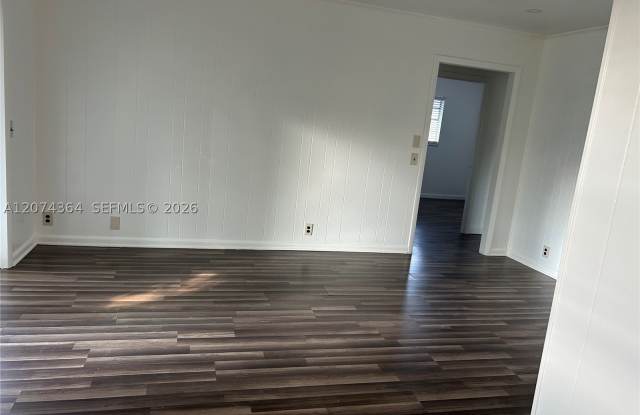110 Broward Gallery 3