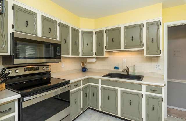 4582 E Bails Pl - 4582 East Bails Place, Denver, CO 80222