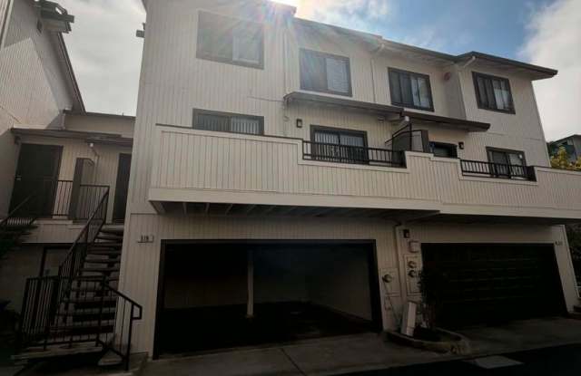 BEAUTIFULLY UPGRADED VALLEJO CONDO WITH TWO-CAR GARAGE! Gallery 4