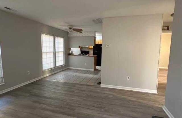 28434 Raleigh Drive Gallery 3