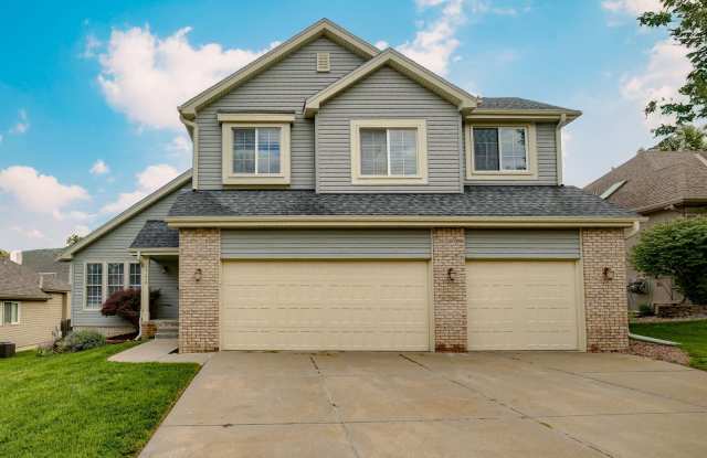 Beautiful 4 Bedroom In Rose Garden Estates!! photos photos