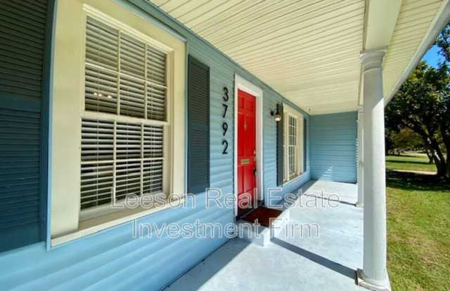 3792 Greenway Pl. Gallery 3