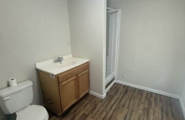 1401 East Henrietta Avenue Gallery 4