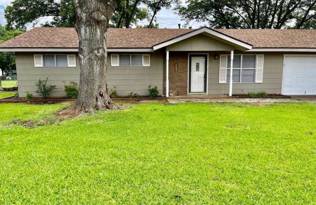 603 Burbank St photos photos