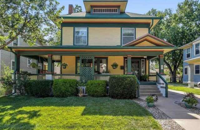 Beautiful College Hill Home photos photos