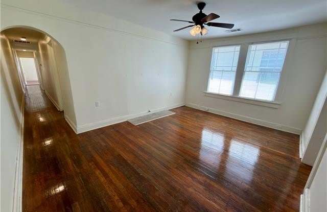 5533 WILLOW Street Gallery 2