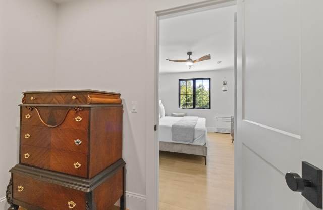 70 Greystone Lane Gallery 4