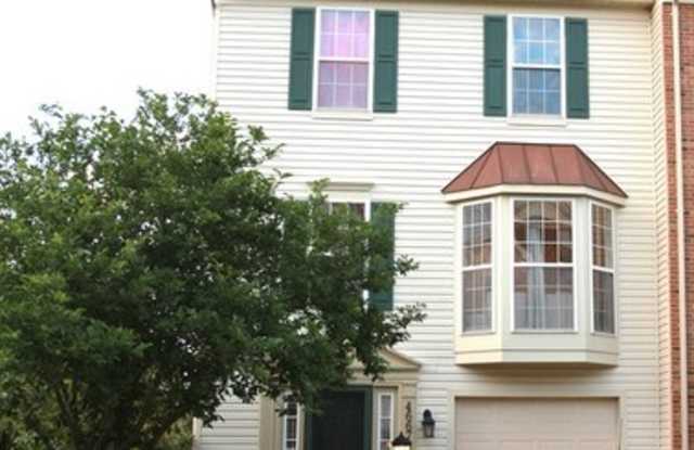 46670 Cavendish Square - 46670 Cavendish Square, Cascades, VA 20165