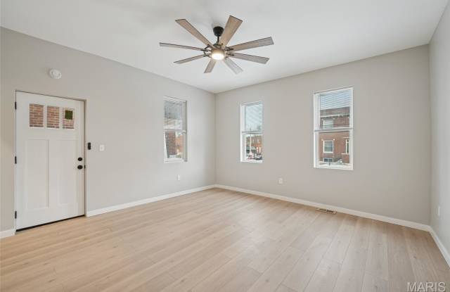 3150 Mt Pleasant St Gallery 4