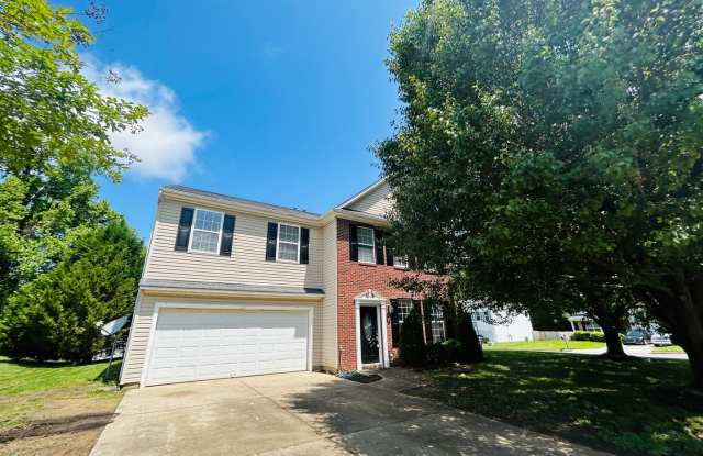 Spacious 4 bedroom and 2.5 Bath Home in Gramercy Park SE Greensboro with 2 car garage Gallery 3