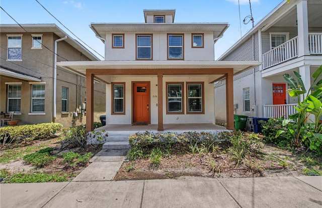 2126 W SPRUCE Street photos photos