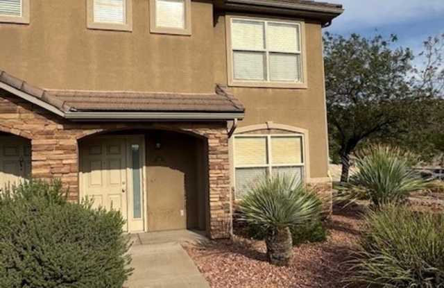 Spacious Townhome in Hidden Valley photos photos