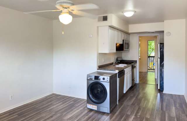 1010 W 23rd St #9 photos photos