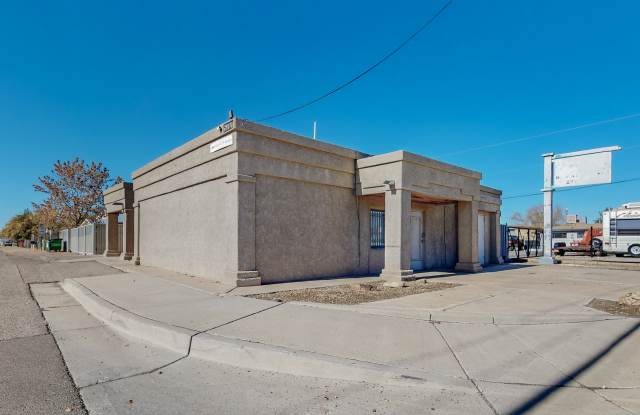 5717 Edith Blvd Ne photos photos