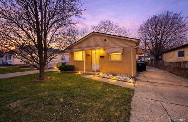 17245 Ivanhoe Street photos photos