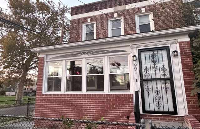 901 FAIRVIEW Street Gallery 1