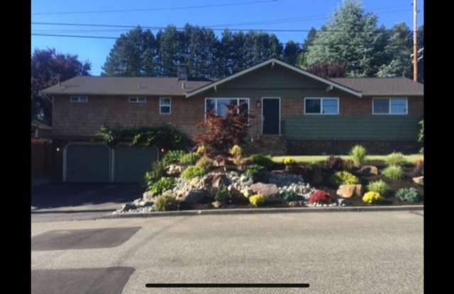 10424 nw 195th st - 10424 Northeast 195th Street, Bothell, WA 98011