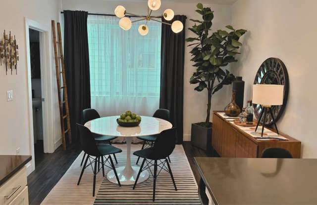 Charming 3BR House in Denver Gallery 3