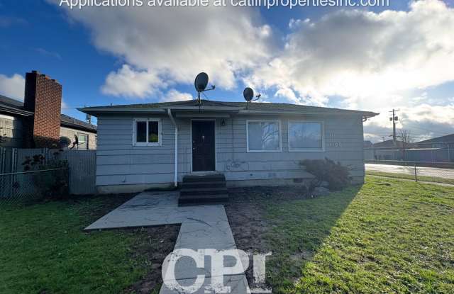 Newly Remodeled - 1106 16th Ave. - 1106 16th Avenue, Longview, WA 98632 Newly Remodeled - 1106 16th Ave. - 1106 16th Avenue, Longview, WA 98632