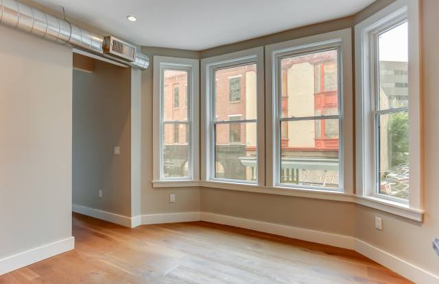 209-211 Walnut Street Gallery 3