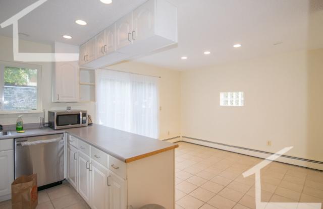 HOTTEST 5 BED IN BROOKLINE!!!! photos photos