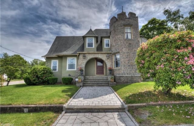 37 Fairview Ave - 37 Fairview Avenue, Kent County, RI 02893