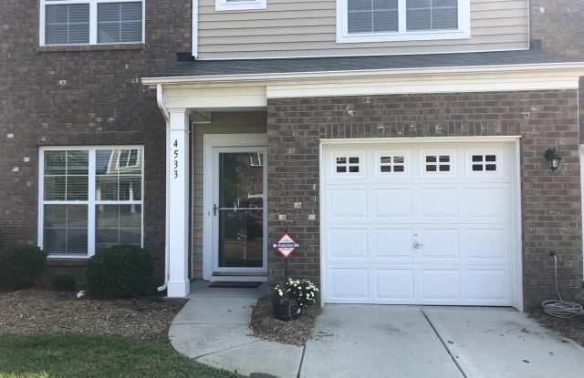 Wonderful End Unit Townhome Near Steel Creek! - 4533 Craigmoss Lane, Charlotte, NC 28278