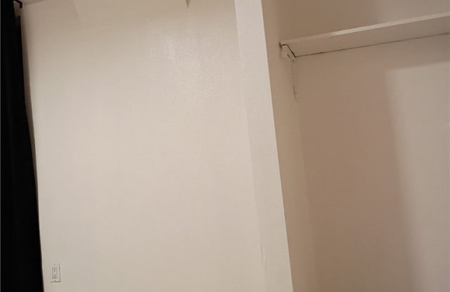 120 W Marshall photos photos