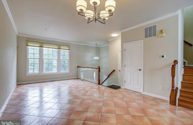 719 ROLLING FIELDS WAY Gallery 2
