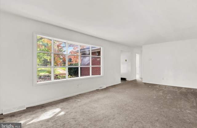 2738 BIRD VIEW Road Gallery 3