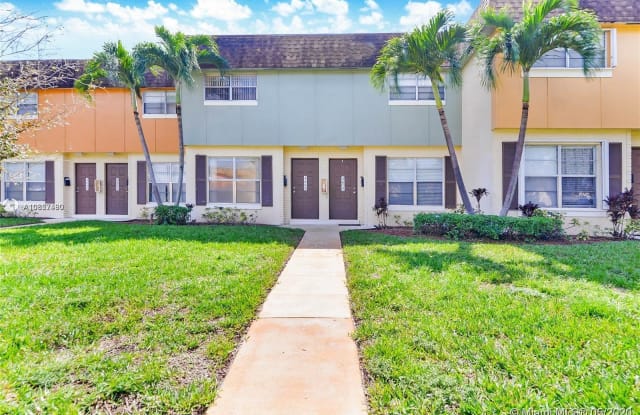 4672 NW 9th Dr - 4672 Northwest 9th Drive, Plantation, FL 33317