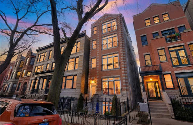 Spacious 3BR, 3.5 Bath Condo in Lakeview - 724 West Briar Place, Chicago, IL 60657