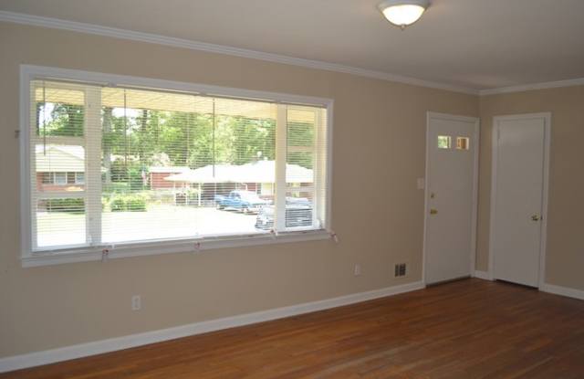 1161 Oakview Drive Gallery 4