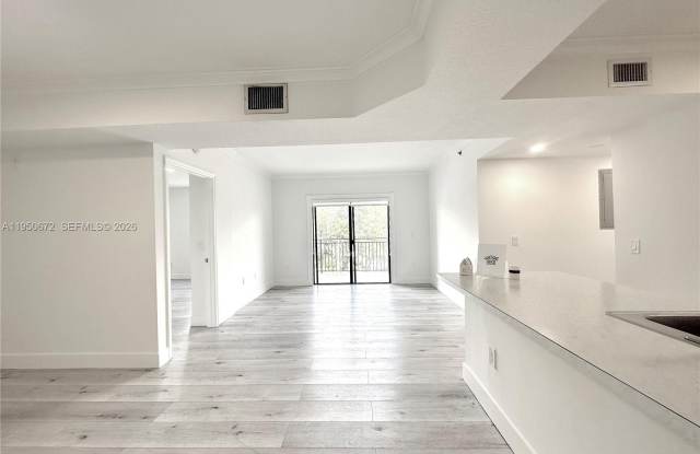9340 Fontainebleau Blvd - 9340 Fontainebleau Boulevard, Fountainebleau, FL 33172