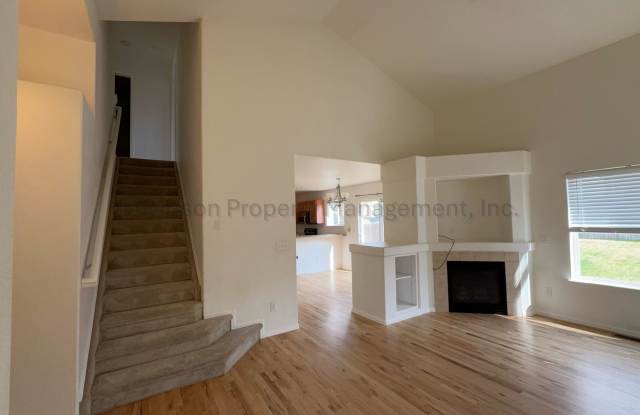 Charming 3 Bedroom House in Stetson Hills Gallery 4